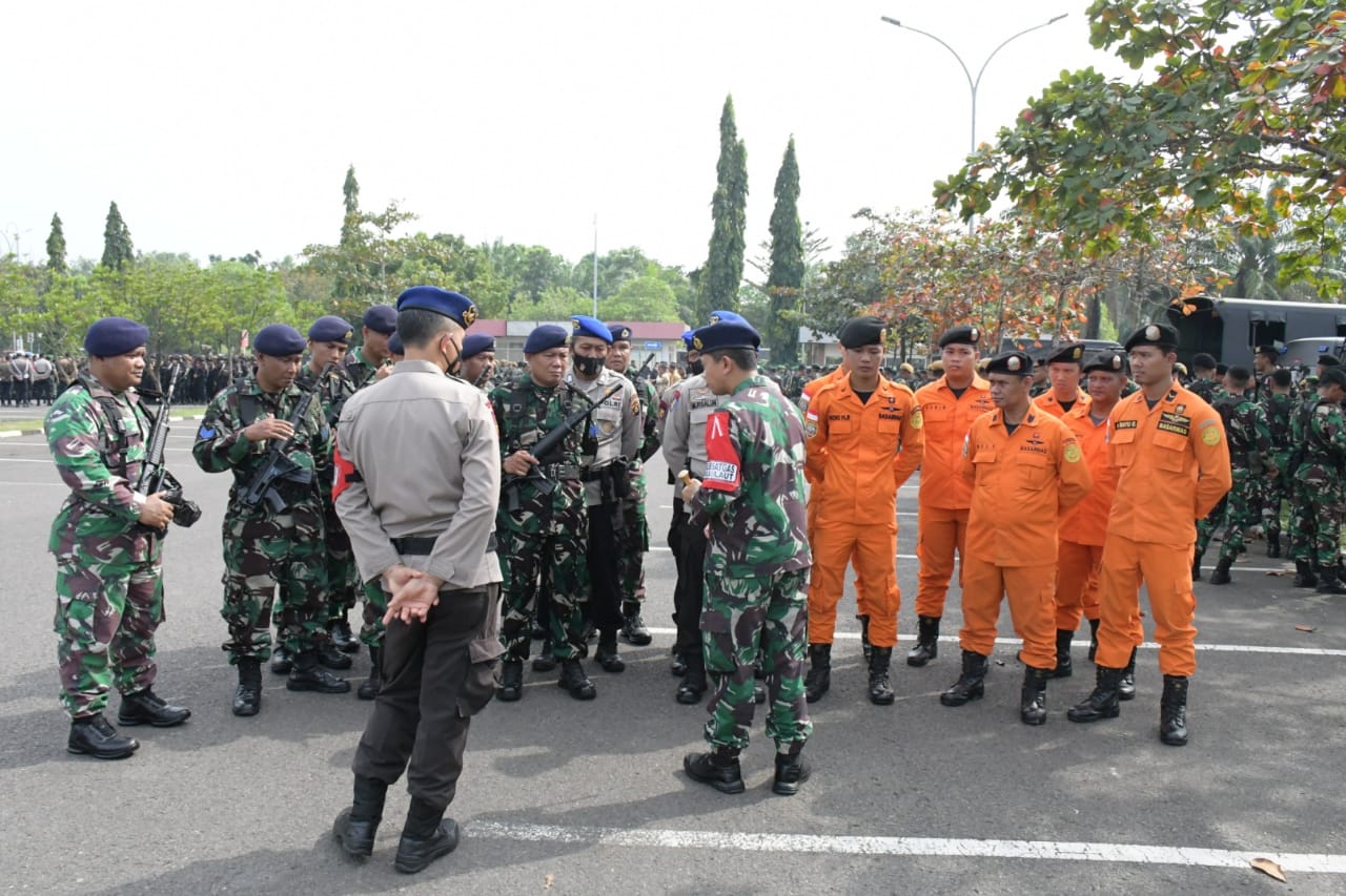 Danlanal Palembang Hadiri Apel Gelar Pasukan Pengamanan VVIP Kunjungan Kerja Wakil Presiden RI Di Provinsi Sumsel