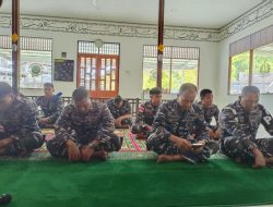 Prajurit Lanal Simeulue Adakan Doa Bersama Dalam Rangka HUT TNI Angkatan Laut Ke-77 Tahun 2022