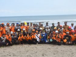 Latih Profesionalisme Prajurit Pangkalan TNI AL Bandung Laksanakan Latihan SAR Bersama di Laut