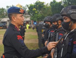 Dansat Brimob Polda Banten Pimpin Apel Satuan dan Gelar Kendaraan serta Peralatan