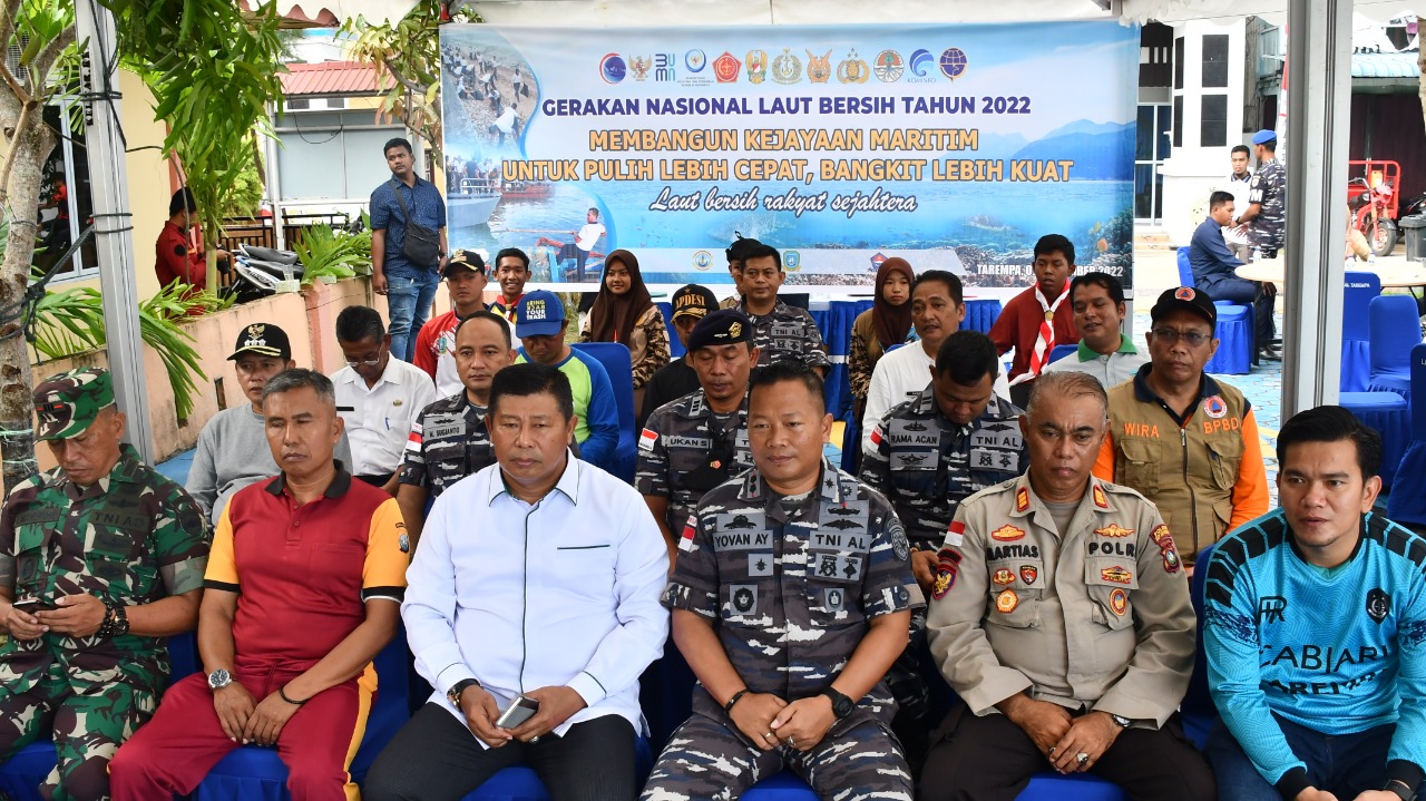 TNI Angkatan Laut Ajak Masyarakat Laksanakan Gerakan Laut Bersih di Kepulauan Anambas