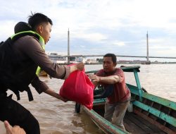 Kapolda Jambi Berikan Bantuan Dampak dari Kenaikan Harga BBM