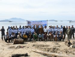 Wujudkan Laut Bersih Lanal Sibolga Laksanakan Bersih Pantai