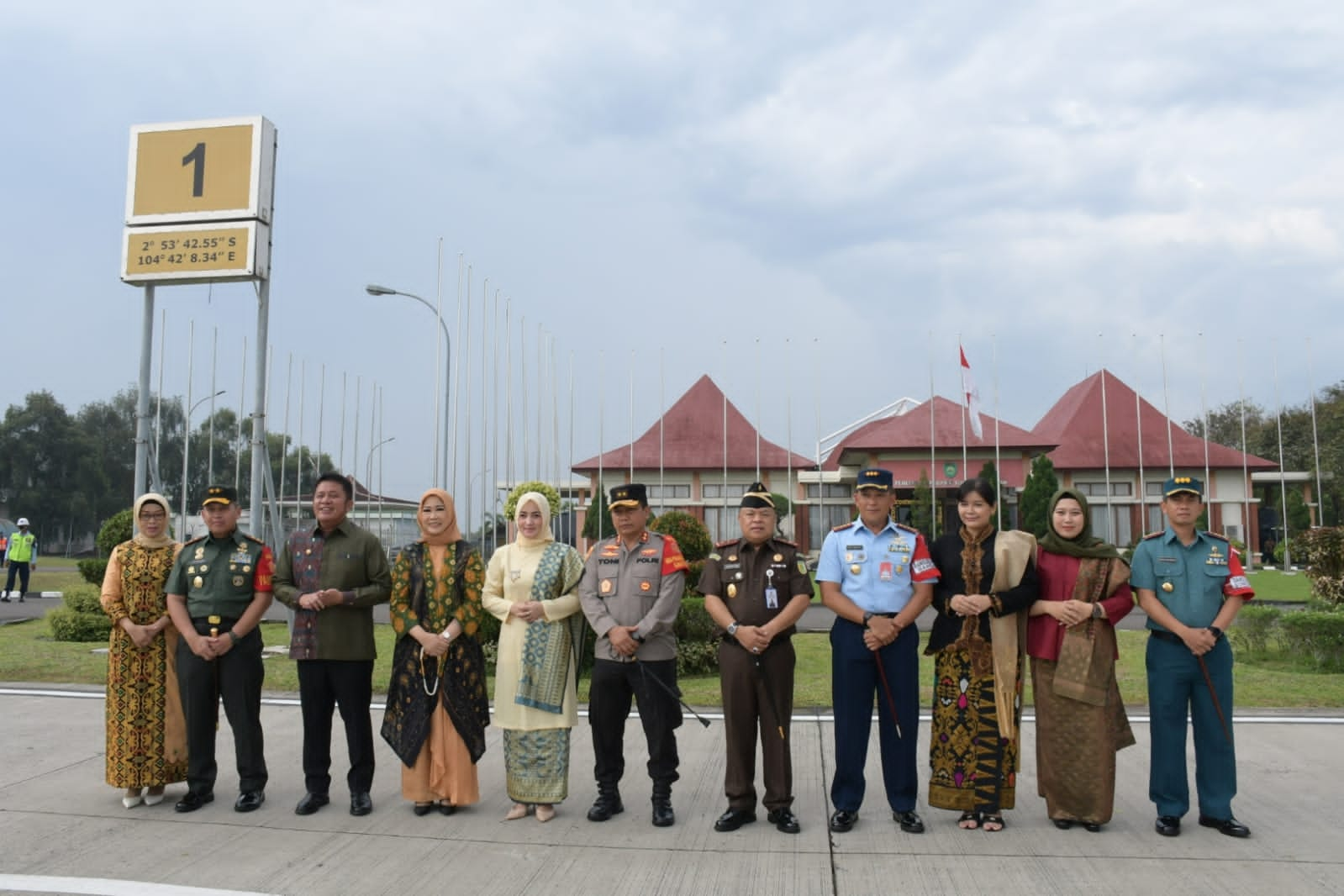 Danlanal Palembang Turut Melepas Keberangkatan Wakil Presiden Republik Indonesia