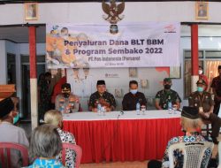 Dandim 0808/Blitar Berikan Bantuan Langsung Tunai (BLT) BBM Secara Simbolis Kepada Masyarakat