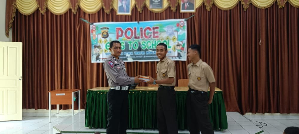 Sat Lantas Polres Merangin,beri Pemahaman Ilmu pada Kegiatan ” Police Go To School