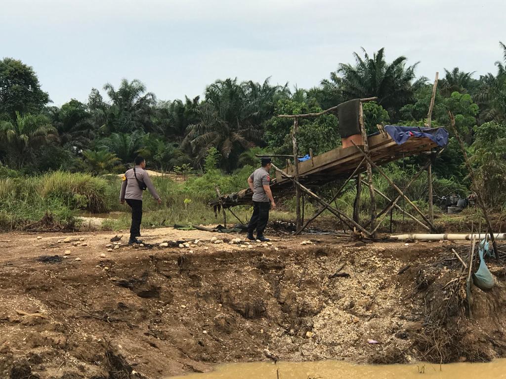 Polsek Tabir Tertibkan kegiatan PETI di Dam Sempayo dan Amankan Peralatan Pendukung dan Mesin Peti