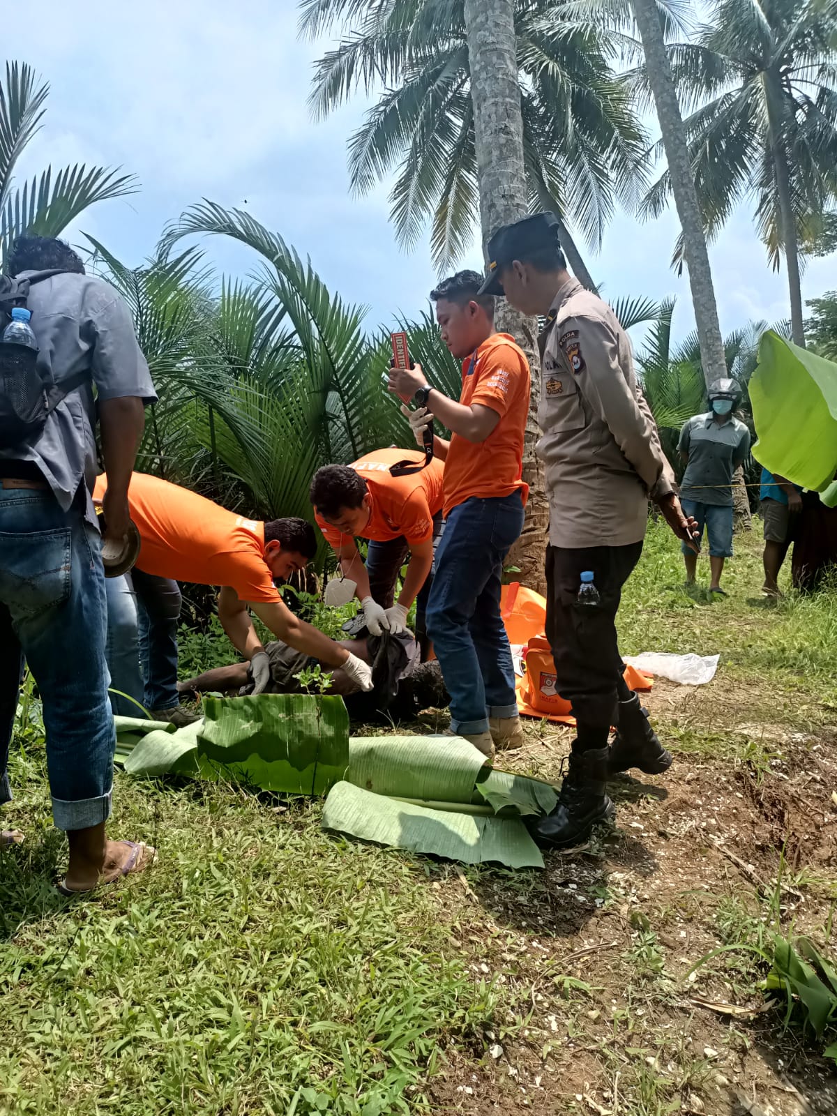 Penemuan Mayat di Patia Teridentifikasi, Polres Pandeglang Serahkan Kepada Keluarga Korban