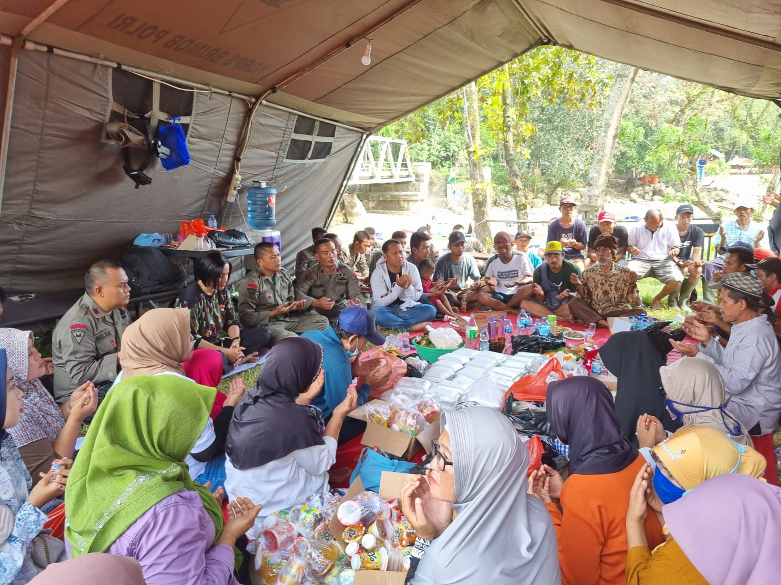 Jalin Hubungan Baik Dengan Masyarakat, Satbrimob Polda Banten Gelar Doa Bersama