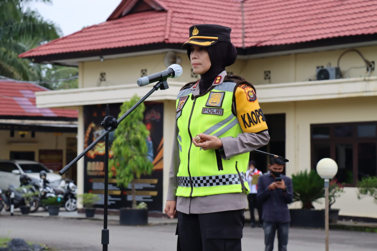 Kapolres Tebo Akbp Fitria Mega Mpsi.psi  Memimpin Upacara Kenaikan pangkat Dari Penda Tk I Menjadi Penata