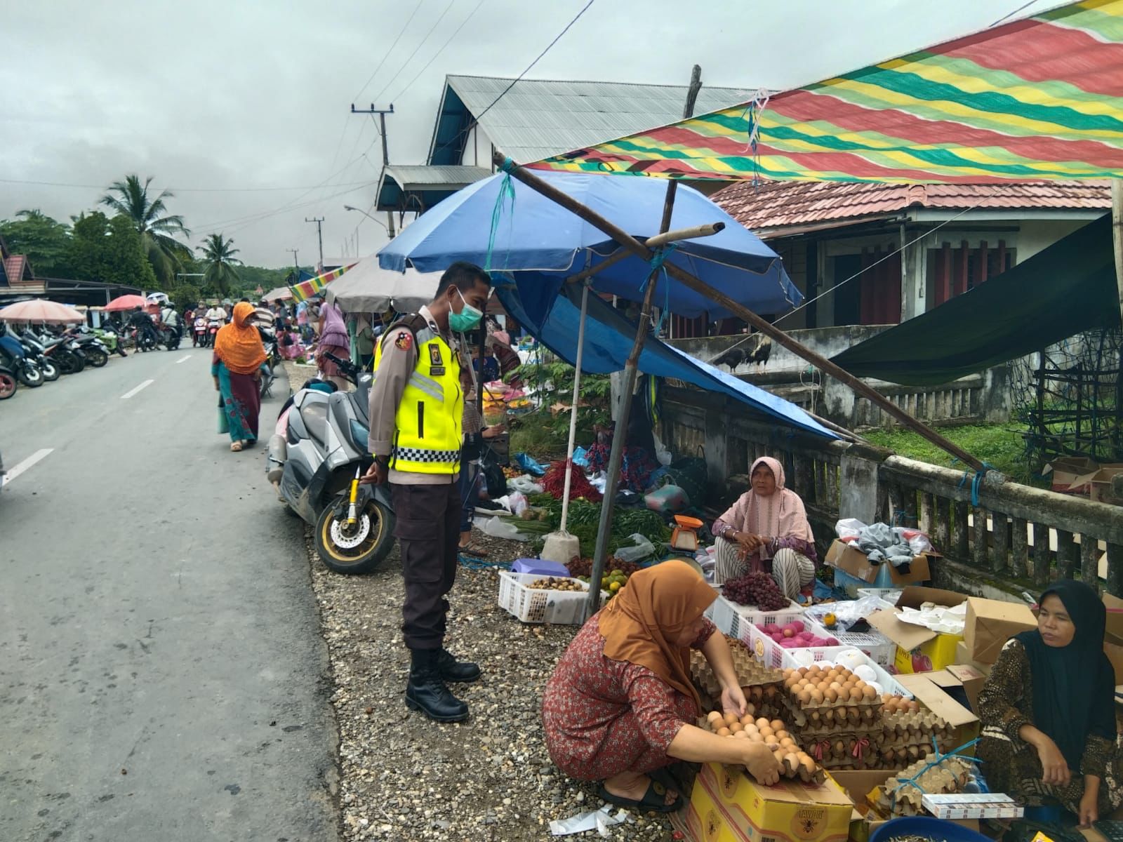 Edukasi Warga Limun, Terkait Penyesuaian Harga BBM, Bhabin Sampaikan Ini