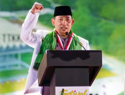 Kapolri  Jendral Listyo Sigit prabowo menghadiri   Kegiatan tradisi  Dalam Rangka Milat Ke 70 Kesenian Tari Tjimande Kolot kebon  Djeruk Hilir  Di Senayan