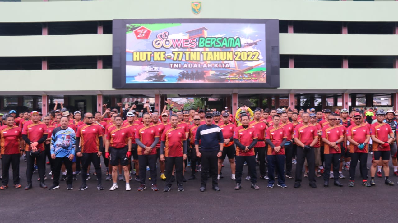 Danlanal Palembang Hadiri Event Gowes TNI bersama Forkopimda Provinsi Sumsel Dalam Rangka HUT TNI Ke-77 Tahun 2022