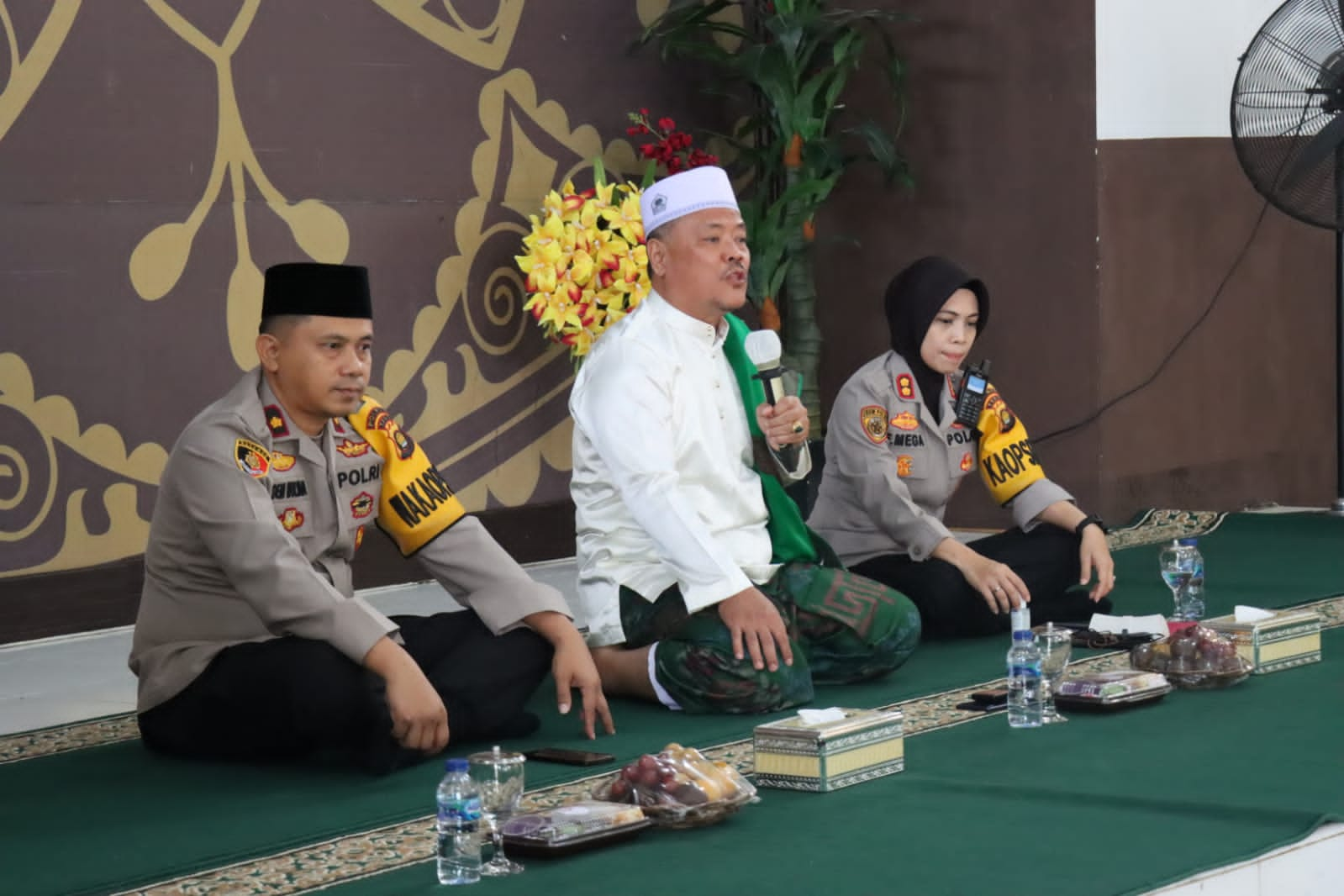 Kapolres Tebo Akbp Fitria Mega  M.psi .psi Beserta Anggota  memperingati Hari Kelahiran Nabi Muhammad S.A.W.  Penceramah KH.  pauzi Mansur