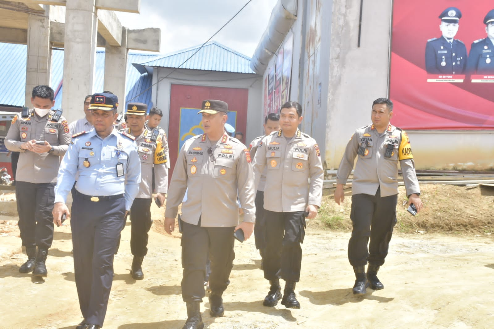 Kapolda Jambi Irjen Pol A. Rachamat Wibowo Mendampingi Rombongan Ibu Menteri Kabinet Indonesia Maju Mengunjungi Lapas  Kelas IIB Jambi Di Kab.Muara Jambi