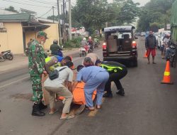 Gagal Nyalip Kendaraan, Satlantas Polresta Serang Kota Evakuasi korban kecelakaan Lalulintas