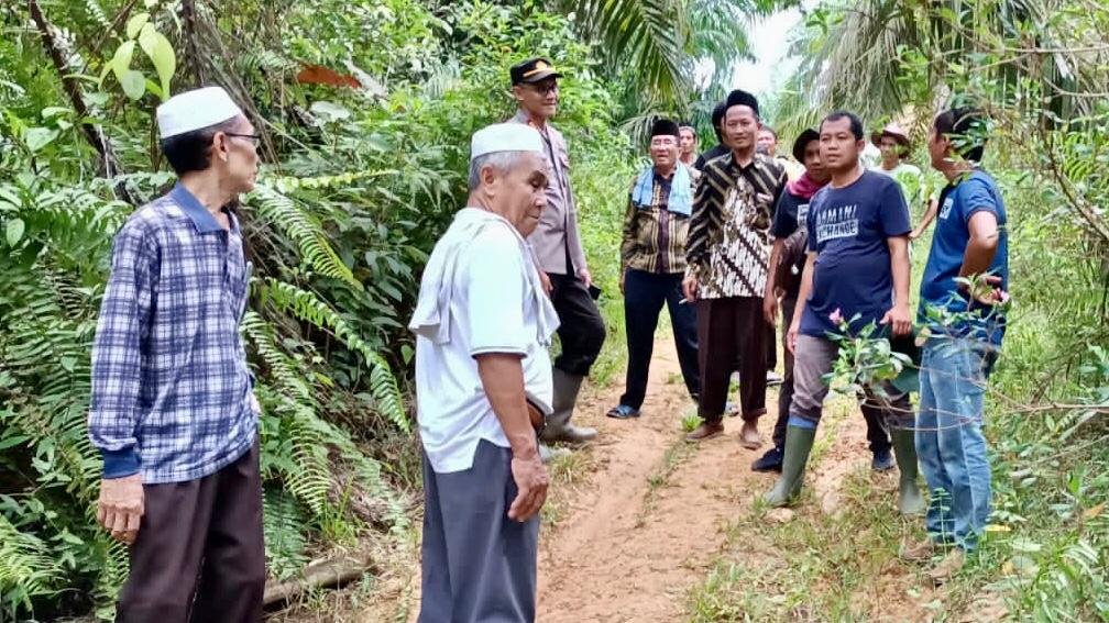 Dipandu Kapolsek Mandiangin, dan anggotanya serta Warga Gurun Tuo Simpang laksanakan Doa Tahlilan dan Lanjutkan Pencaharian Korban Hilang di Hari Ke Tujuh.