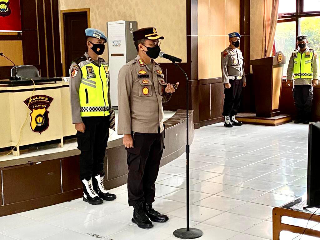 Kapolres Sarolangun Pimpin Apel Gelar Pergeseran Pasukan Personil Pengamanan Pilkades Kabupaten Sarolangun