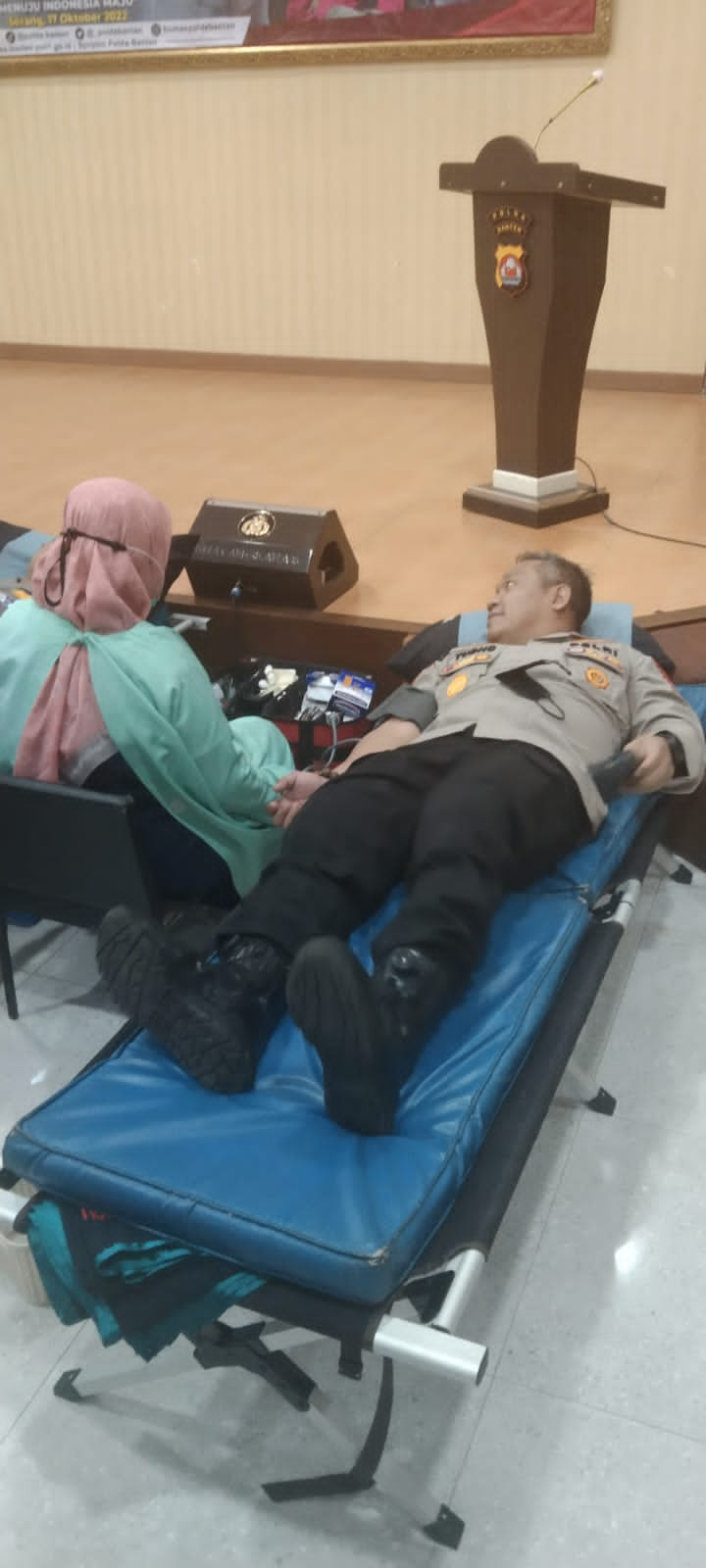 Kabid propam Polda Banten Ikuti Donor Darah Dalam Rangka Peringati HUT Humas Polri Ke- 71