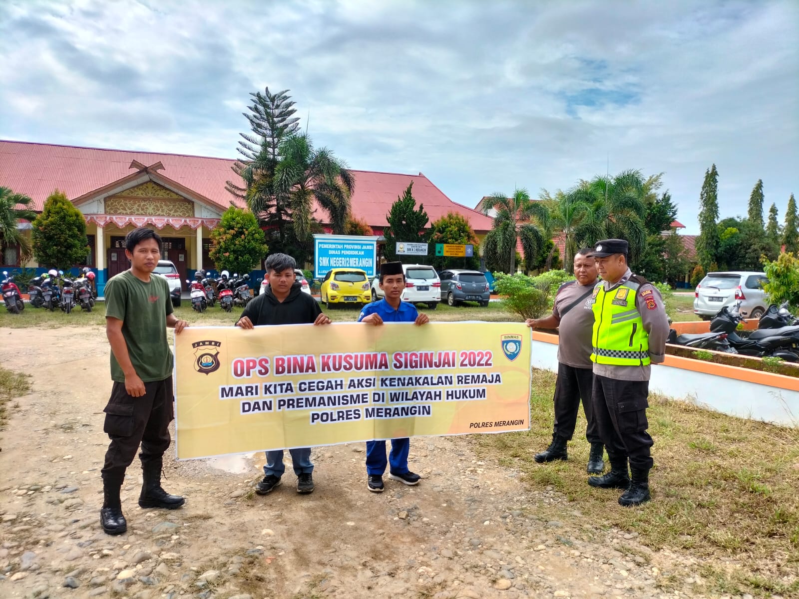 Satbinmas,Beri Motivasi Siswa/Siswi SMKN-2 Akan Kamtibmas dan Hindari Tindakan yang Dapat menimbulkan Gangguan Kamtibmas.