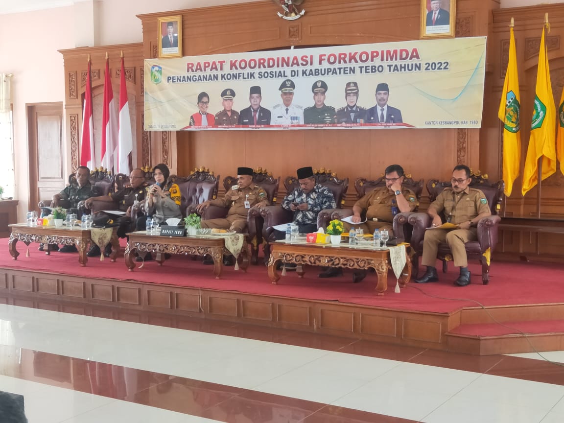 Kapolres Tebo Akbp Fitria Mega Mpsi.psi Menghadiri Rapat Koordinasi Forkopimda Terkait Penaganan Konflik Sosial Di Kabupaten Tebo