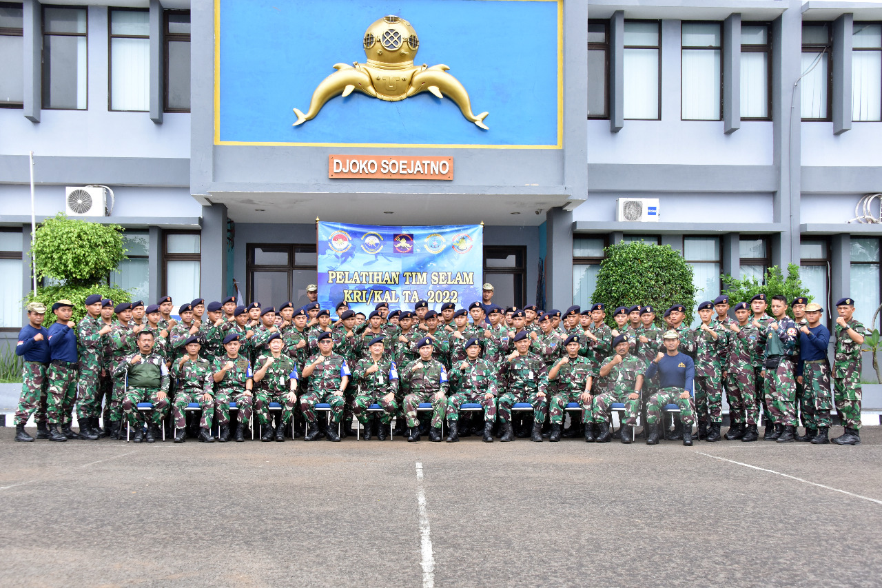 Koarmada RI Menyelenggarakan Latihan Selam Bagi Pengawak KRI/KAL TNI AL