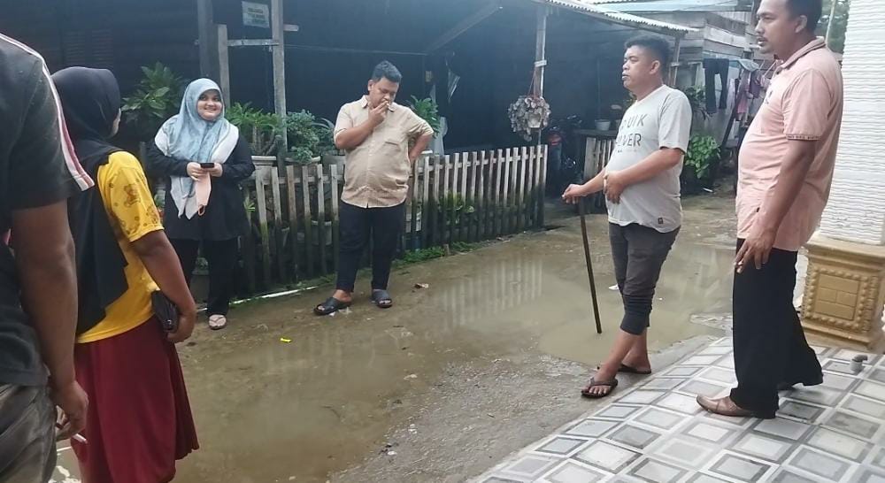 Anggota DPRK Fraksi Nasdem “Zulfadli Oyong” Kunjungi Rumah Janda Gampong Jawa.