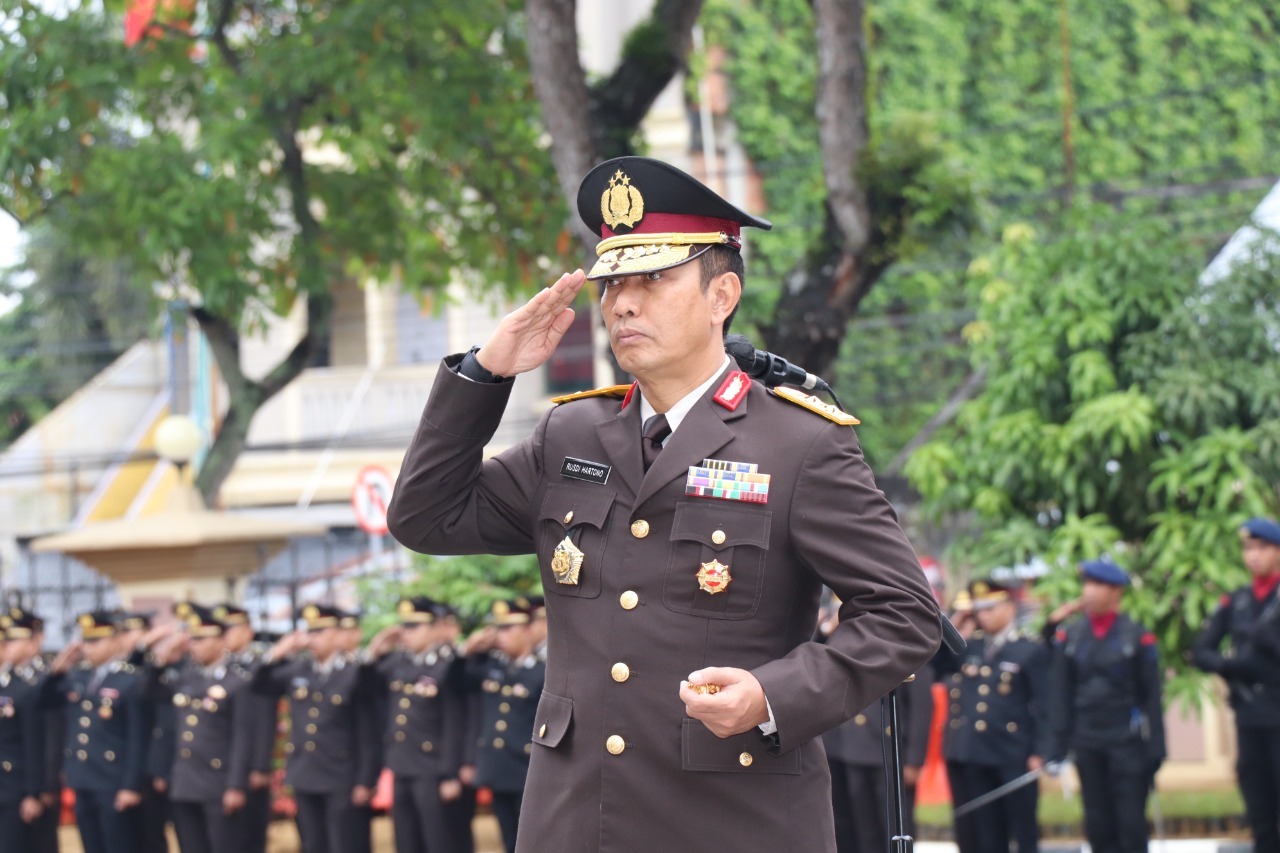 Kapolda Jambi Irjen Pol Drs Rusdi Hartono MSI pimpin Pelaksanaan Upacara Peringatan Hari Sumpah Pemuda di Lapangan Mapolda Jambi