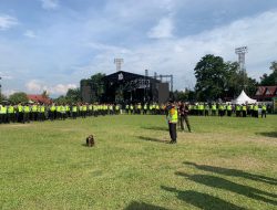 Kepolisian Daerah Jambi Bersama Polresta Jambi Turun Kan 1237  Personil  Keamanan Konser Musik 30 Tahun Dewa 19 Di Lapangan  Ex Arena MTQ