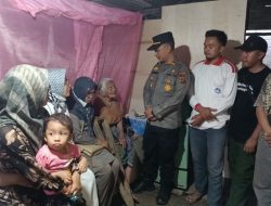 Mbah Ngatini Hidup Sebatang Kara,Kapolsek Tabir Selatan Laksanakan Jum’at Berkah