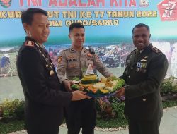 Kapolres Merangin Hadiri HUT TNI Ke – 77, serta Serahkan Tumpeng Untuk Perwira, di Makodim 0420/Sarko