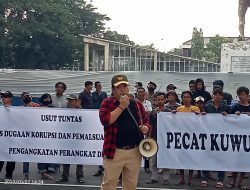 Warga Gempol Demo Kantor Bupati Cirebon Tuntut Kuwu Gempol Segera Di Pecat