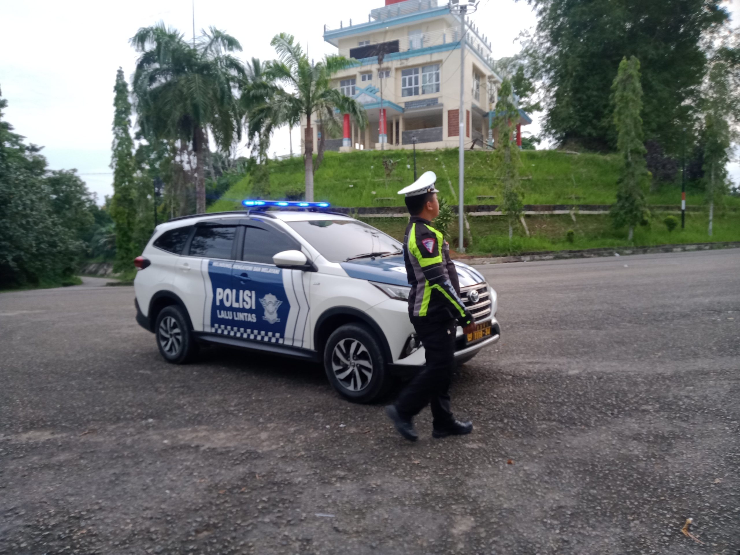 Akp. Bambang Soestyo. SH.MH,Patroli Satlantas di Laksanakan Guna Antisipasi Gangguan di Jalan Raya