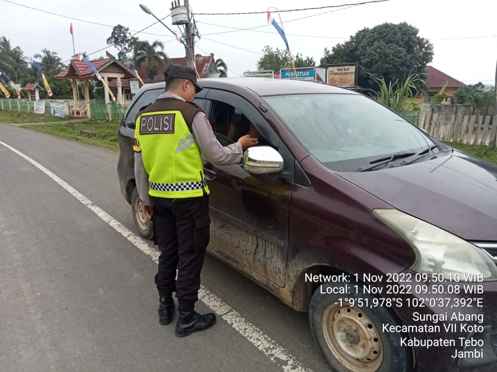 Kapolsek VII Koto Iptu Ika Widiatmiko Beserta Anggota Melaksanakan Giat  Himbauan  Tertip Berlalu Lintas