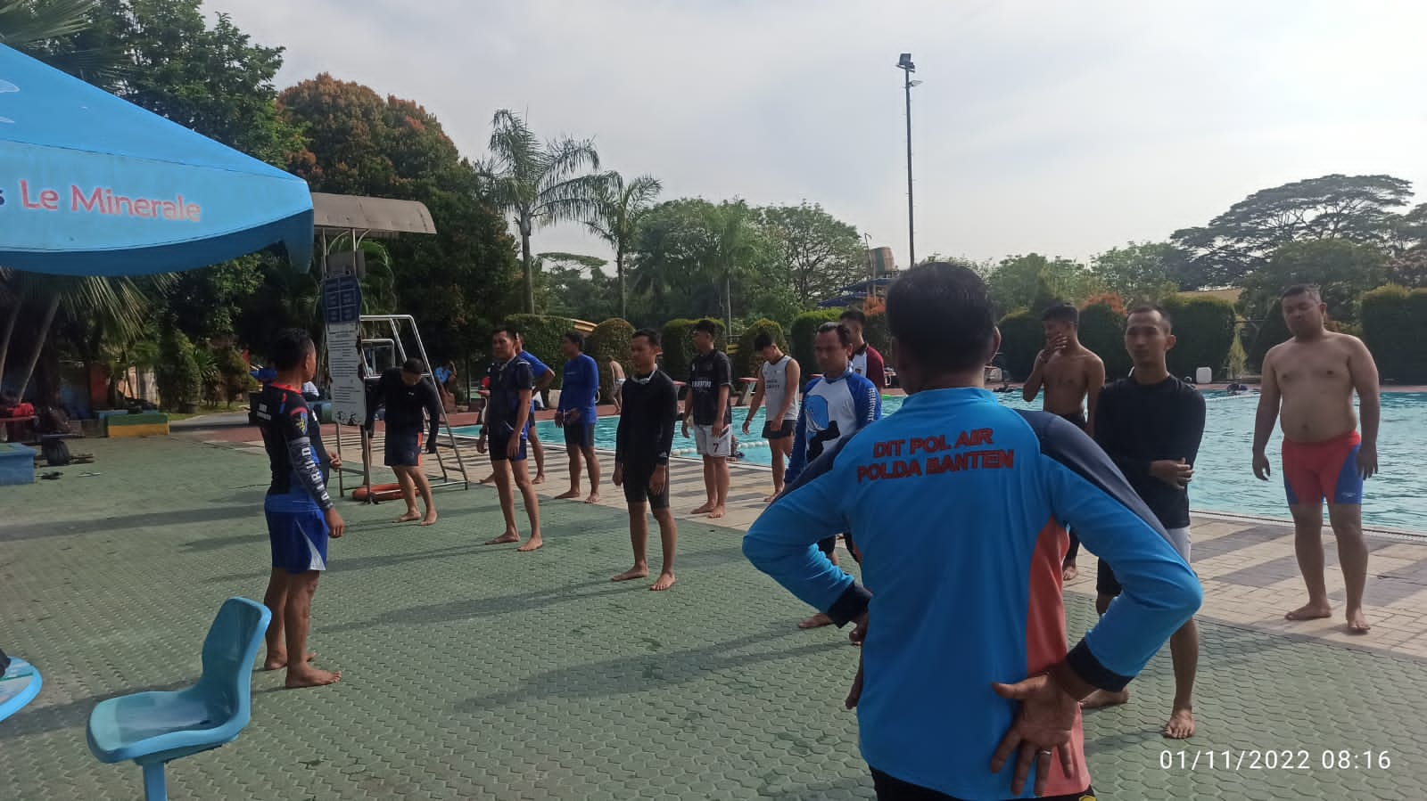 Tingkatkan kemampuan Berenang Personel Ditpolairud Polda Banten Melaksanakan Kegiatan Latihan Renang