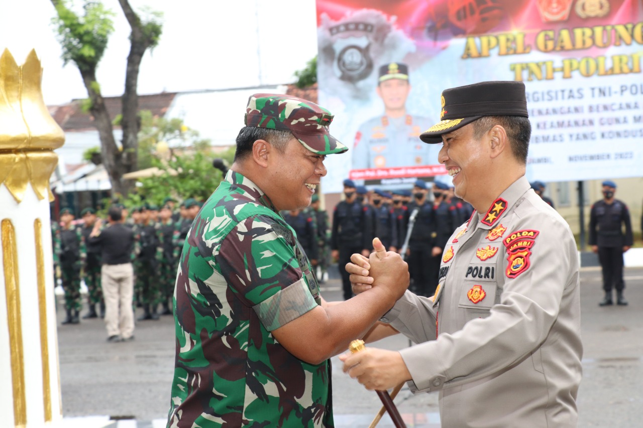 Kepolisian Daerah Jambi Bersama Korem/042 Gapu  Melaksanakan Apel Gabungan Di Lapangan Hitam Polda Jambi