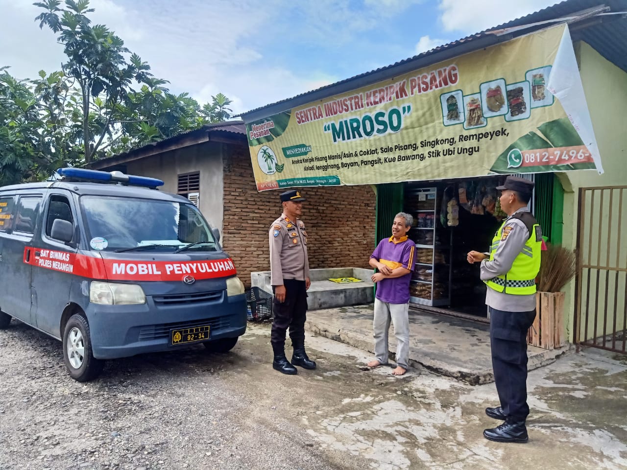 SatBinmas,Himbaun Sosial dan Humanis pada Warga dan pelaku Usaha UMKM diKebun Sayur