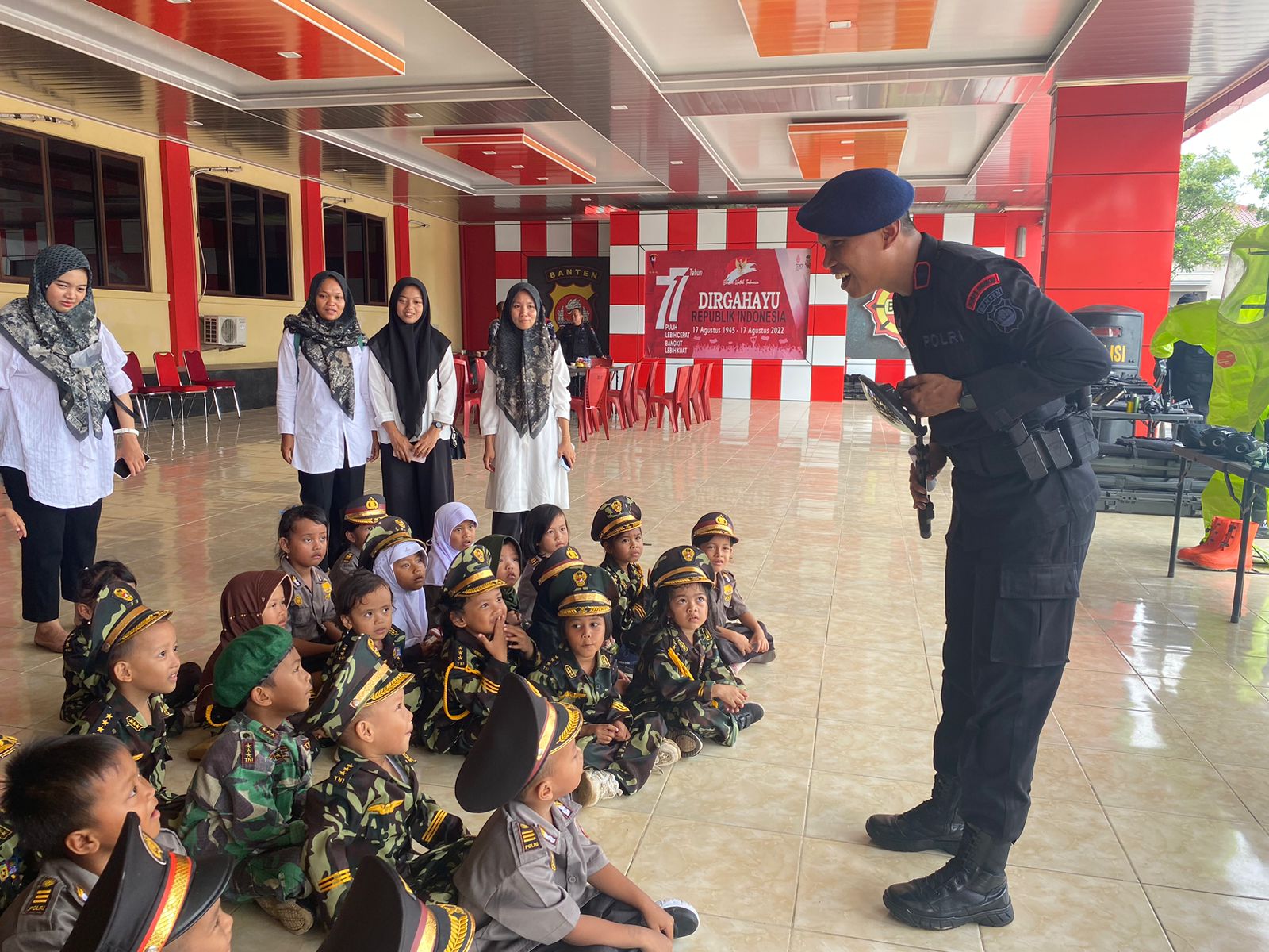 Satbrimob Polda Banten Terima Kunjungan Siswa Siswi Paud Insan Madani