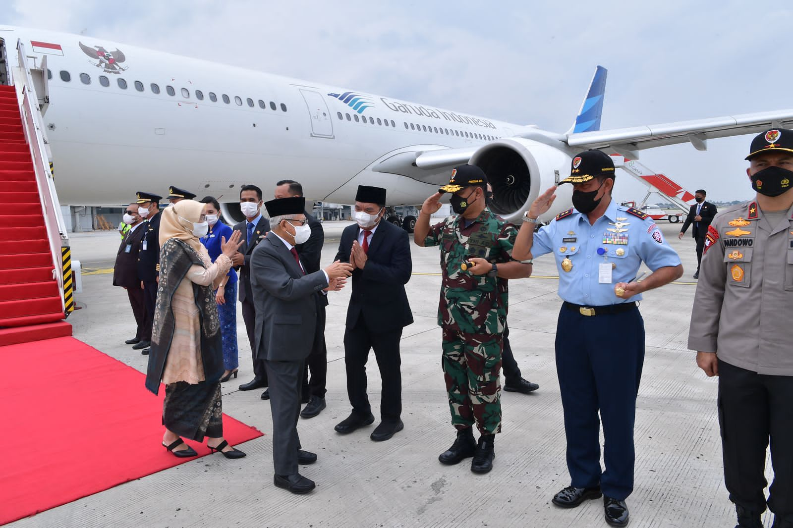 PJ Gubernur Banten Al Muktabar Sambut Kedatangan Wapres KH Ma,ruf Amin Dari Kunjungan Kerja Ke UEA dan Mesir