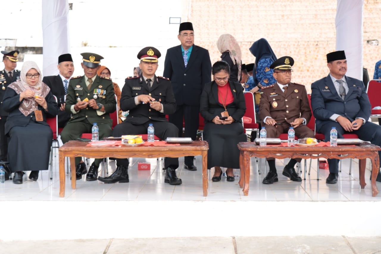 Waka polres Tebo Kompol Deni Mulyadi SE Menghadiri Upacara Memperingati Hari Pahlawan Di Arena  lapangan Ex MTQ Kab Tebo