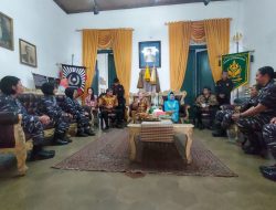 Dalam Rangka Rangkaian HUT Ke-60 Kowal Tahun 2023 Danlanal Bandung Laksanakan Ziarah Ke Makam Cut Nya Dien dan Anjangsana Ke Keraton Sumedang Larang