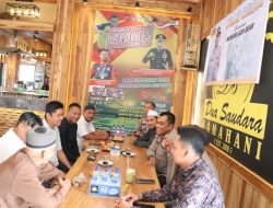 MASYARAKAT CURHAT BERSAMA KAPOLRES ACEH BESAR.