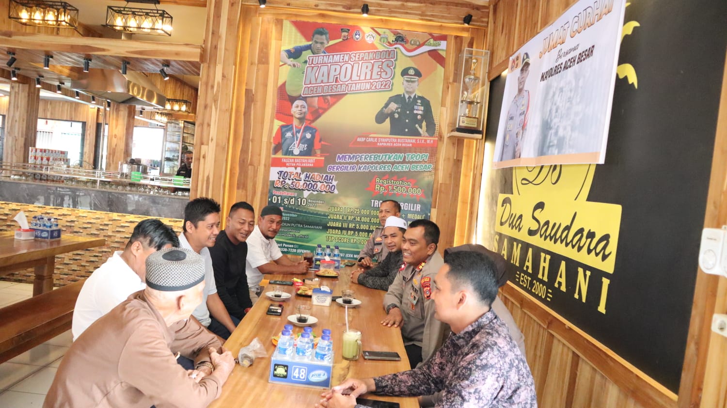 MASYARAKAT CURHAT BERSAMA KAPOLRES ACEH BESAR.