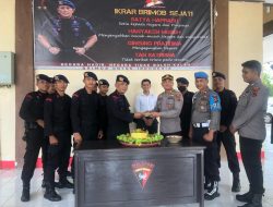 Kapolsek Tebo Tegah Akp  Dedi Tanto Manurug Beserta Anggota memberikan ucapan Selamat Hari Ulang tahun yang Ke 77  Brimob Polri