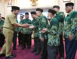 PJ Gubernur Al Muktabar Lepas Utusan Muktamar dan Tanwir Muhammadiyah Provinsi Banten