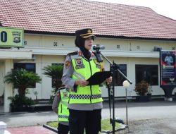 Kapolres Tebo Akbp Fitria Mega m.psi psi Memimpin Apel Gelar Pasukan  Pengamanan  Pilkades Serentak Tahun 2022  Di Kab. Tebo