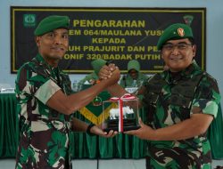 Beri Pengarahan di Yonif 320/ Badak Putih, Danrem 064/MY Ajak Prajurit dan Persit Pikirkan Masa Depan