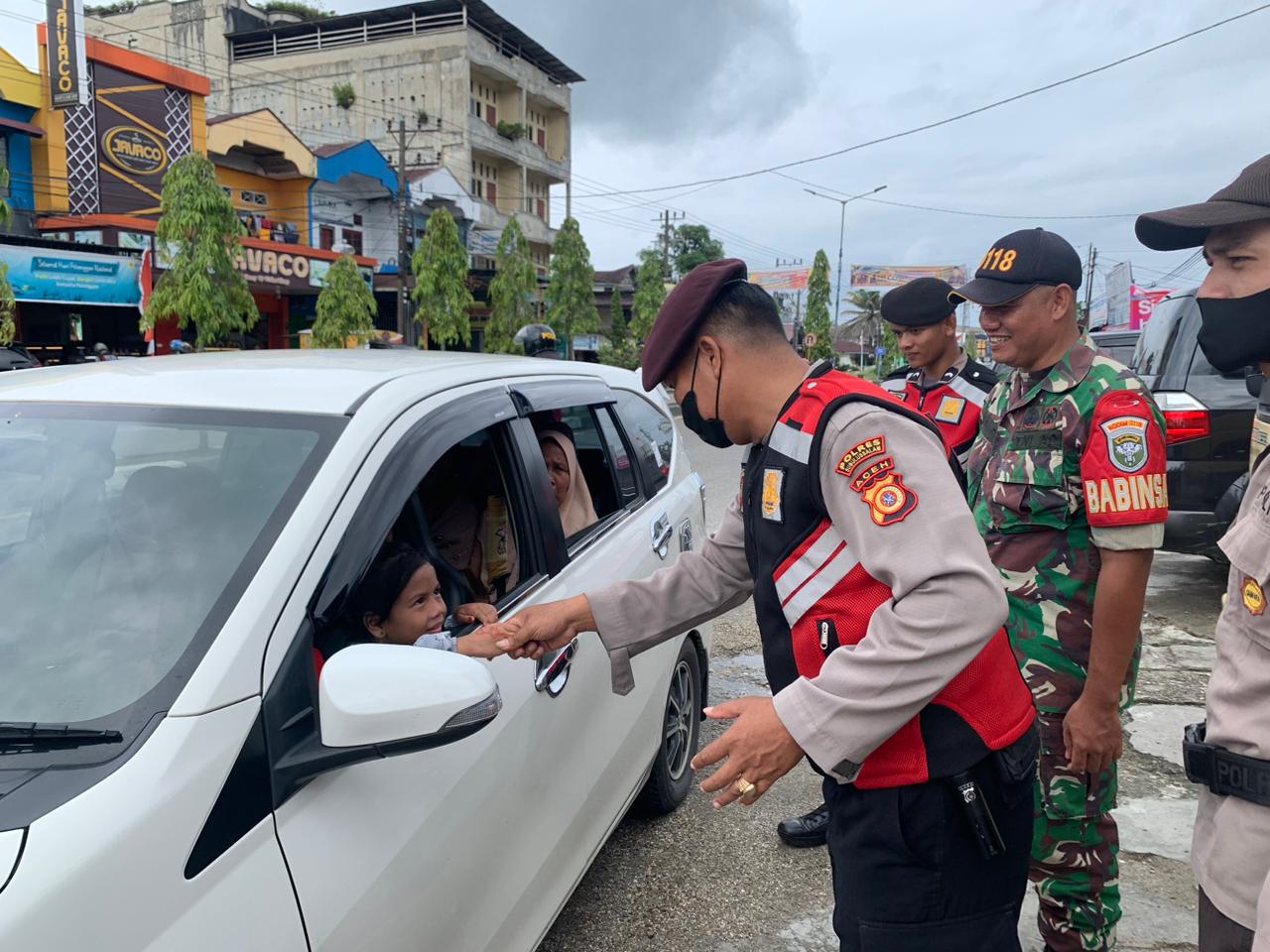 WUJUDKAN KAMTIBMAS KONDUSIF – POLRES SUBULUSSAM PATROLI QUICK PRESISI SINERGITAS TNI-POLRI LAKSANAKAN APEL GABUNGAN DAN PATROLI