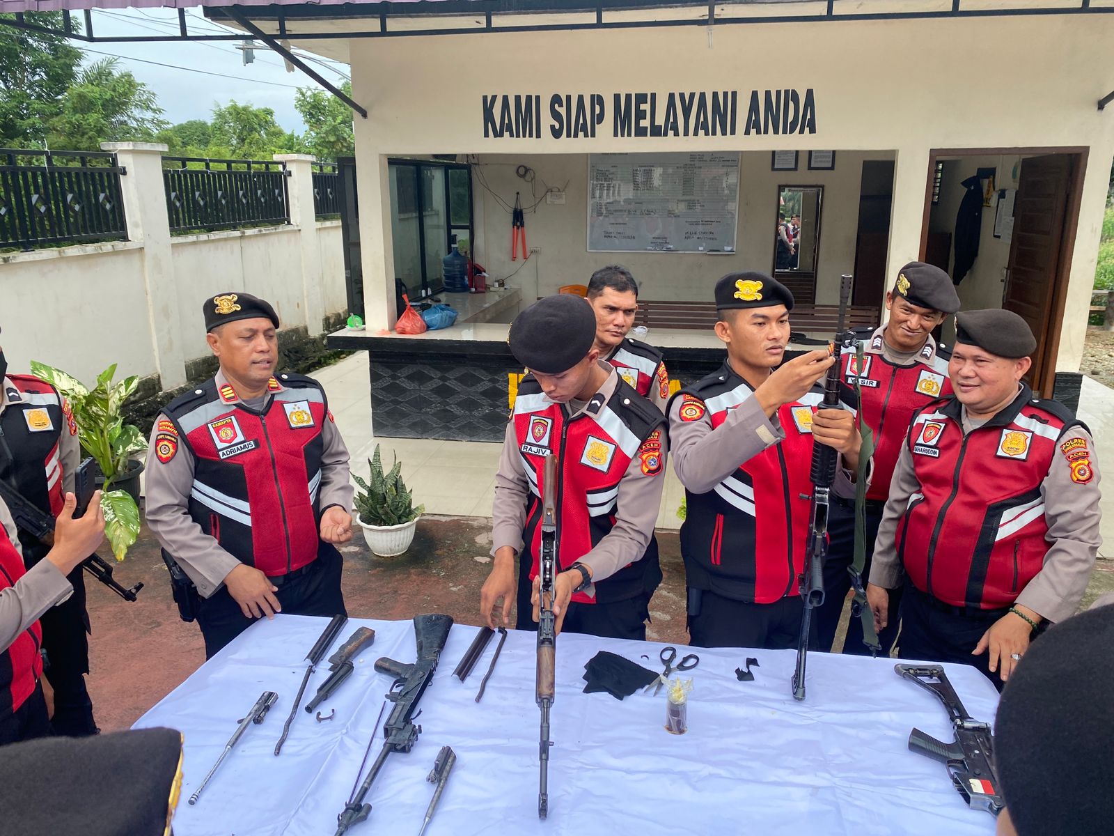 TINGKATKAN KEMAMPUAN PERSONEL – SAT SAMAPTA POLRES SUBULUSSALAM LATIHAN TEHNIK BONGKAR PASANG SENPI