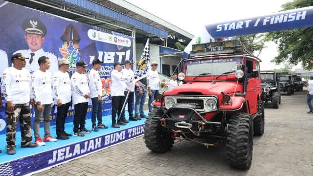 SAMBUT HARI JADI KE 399 – BUPATI DAN WABUB SAMPANG LEPAS PESERTA OFFROAD JELAJAH BUMI TRUNOJOYO